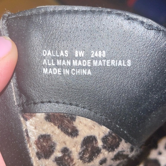 Ladies black mid calf zipper boots - Picture 6 of 7